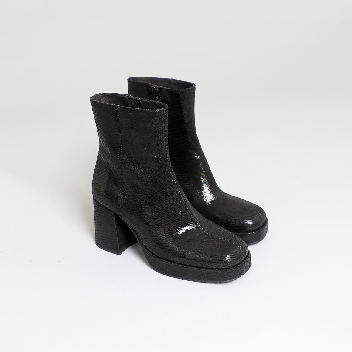 Sassy Black Metallic | ESSKA
