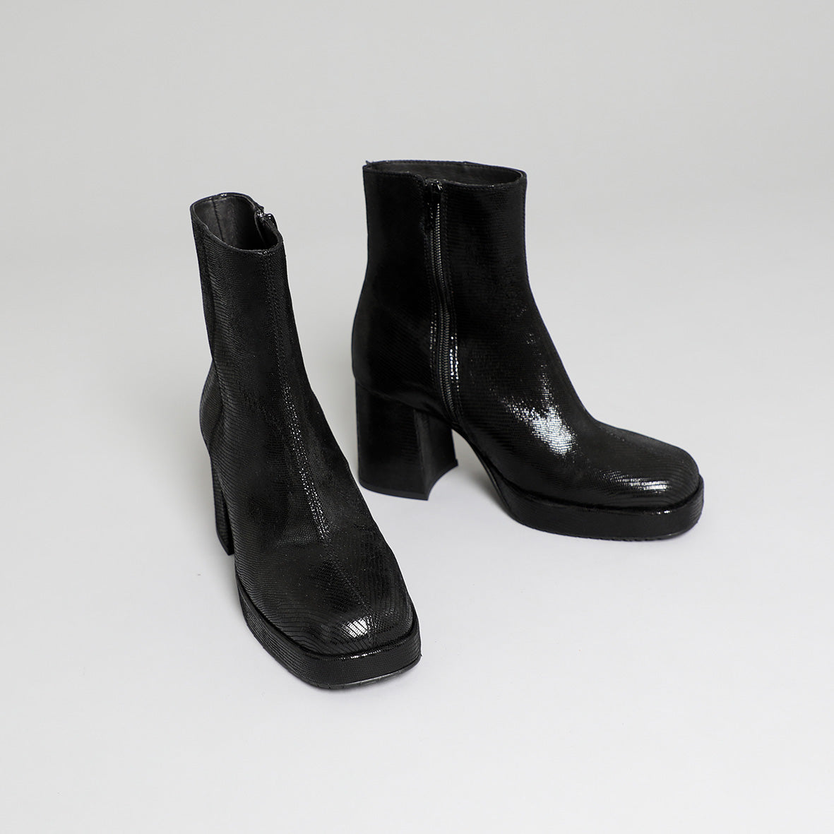 Sassy Black Metallic | ESSKA