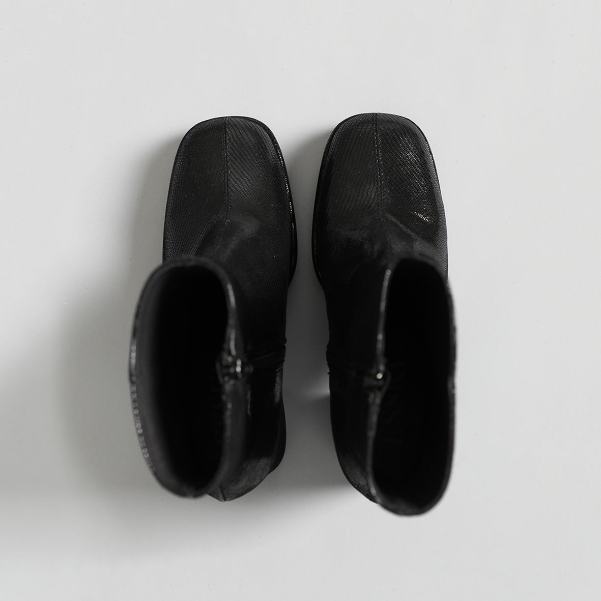 Sassy Black Metallic | ESSKA