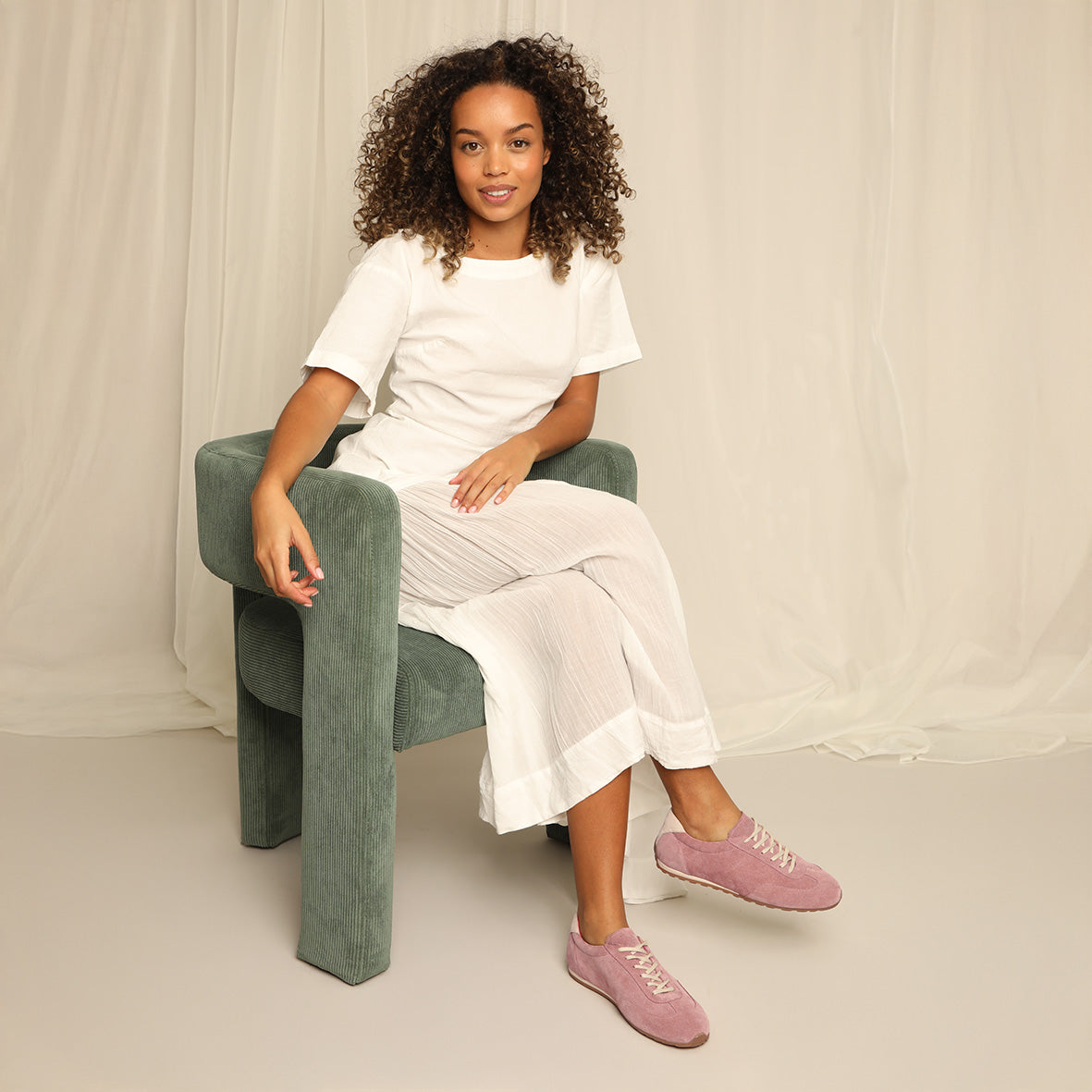 Benny Rose Trainer by Esska