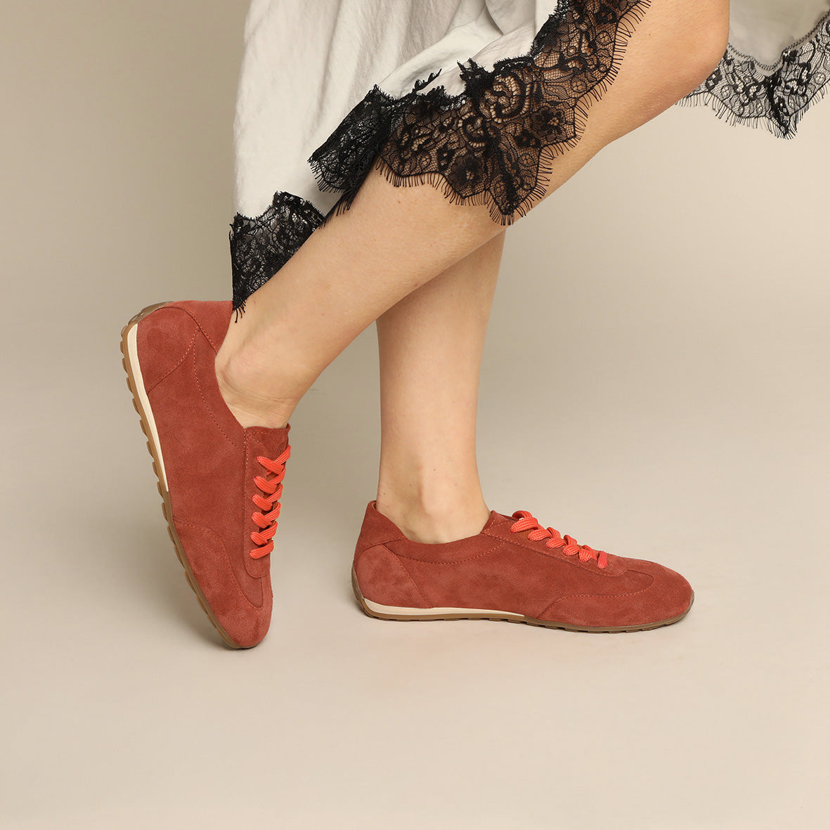 Benny Rust Trainer by Esska