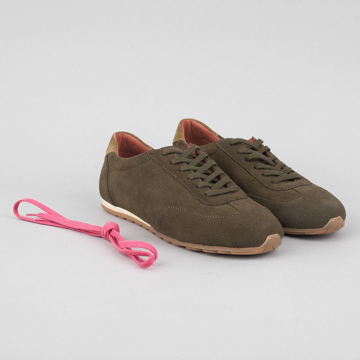 Benny Olive Trainer by Esska