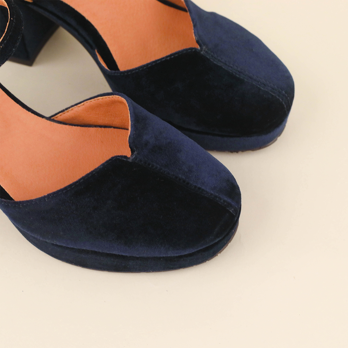 Carol Velvet Navy