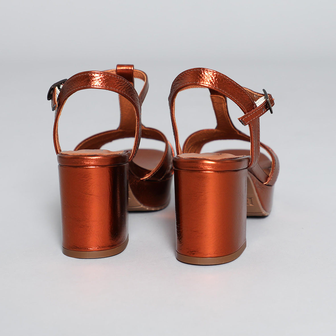 AQUAZZURA Olie Plateau 140 knotted metallic leather platform sandals |  Absatz, High heels gold, Plattform sandalen