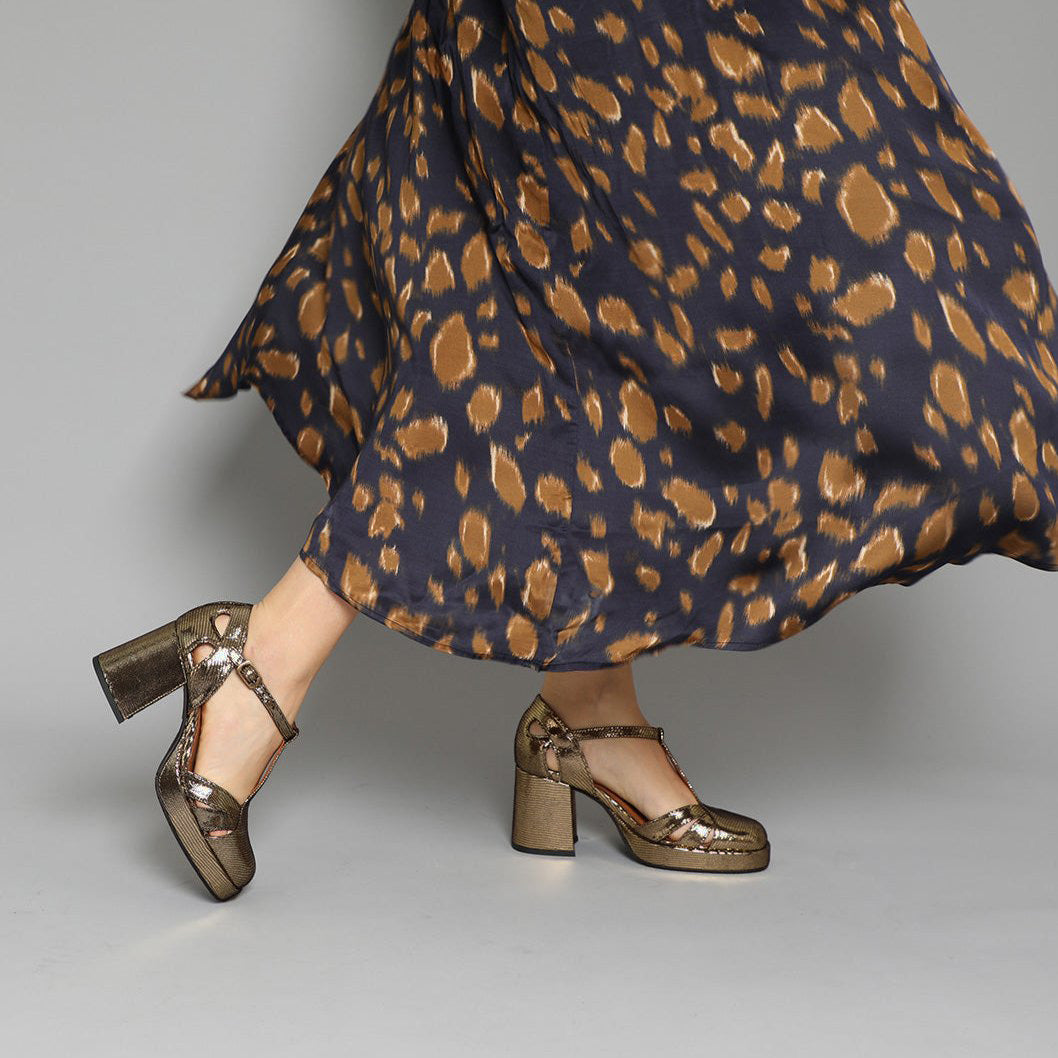 Chaza WIDE Onyx Metallic Mid Shoe by Esska