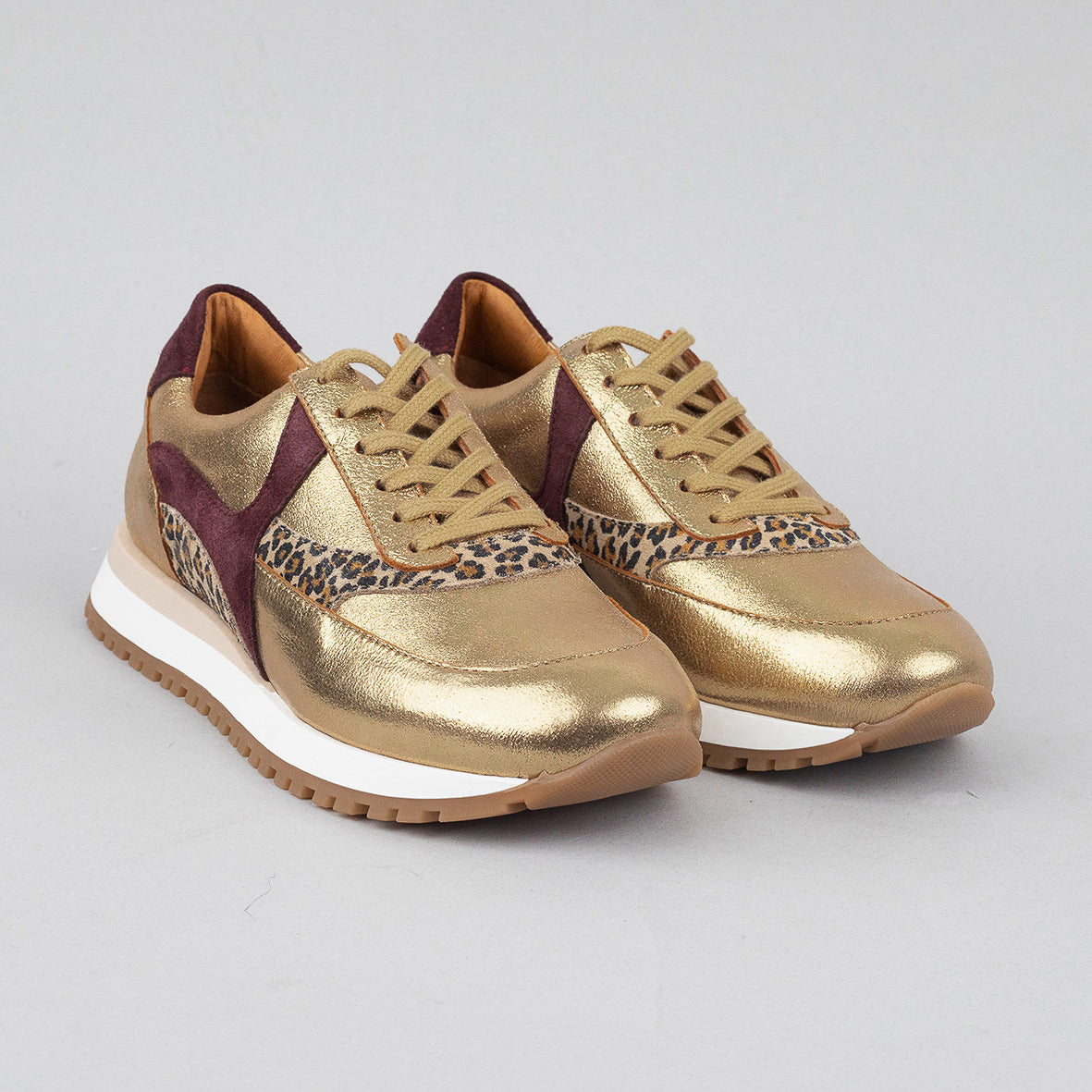 Cinda Gold Dust Trainer by Esska