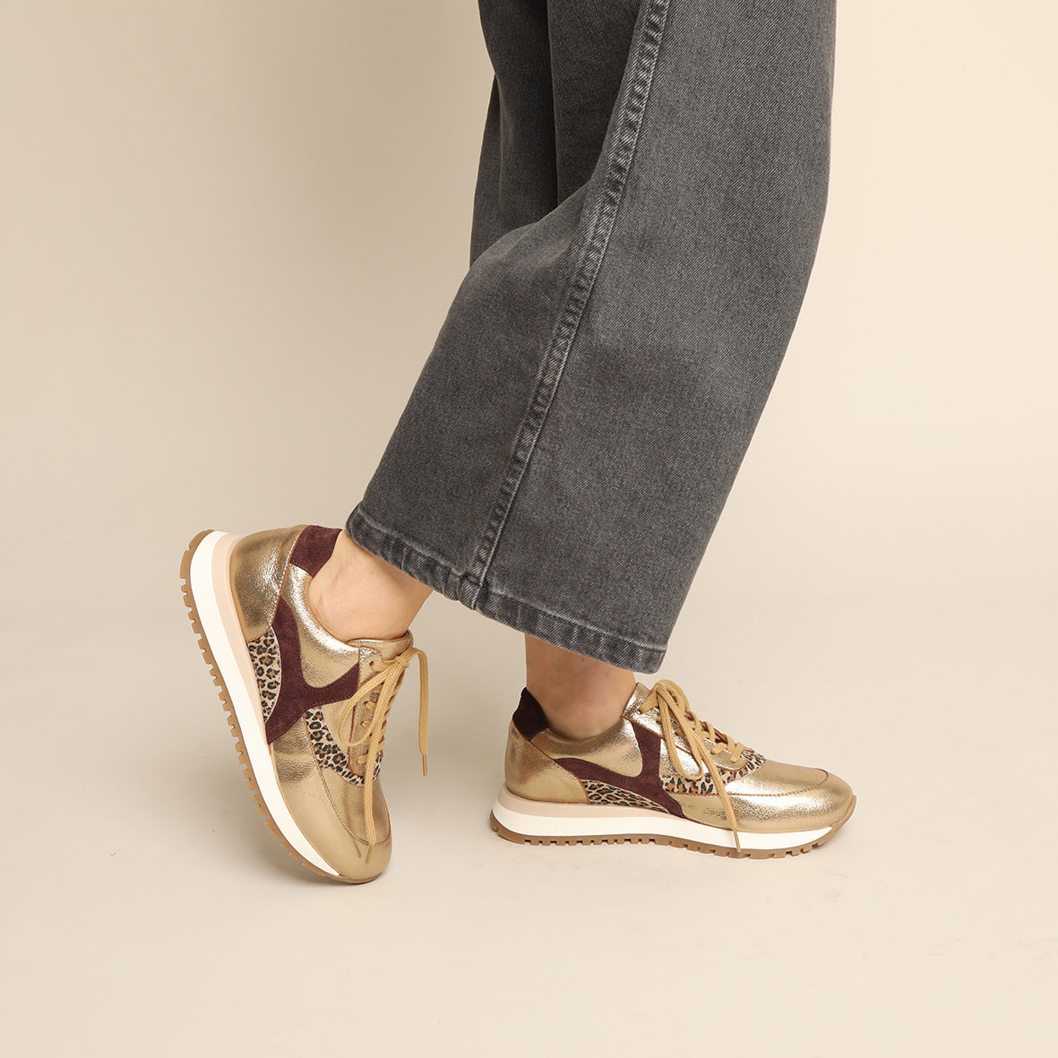 Cinda Gold Dust Trainer by Esska