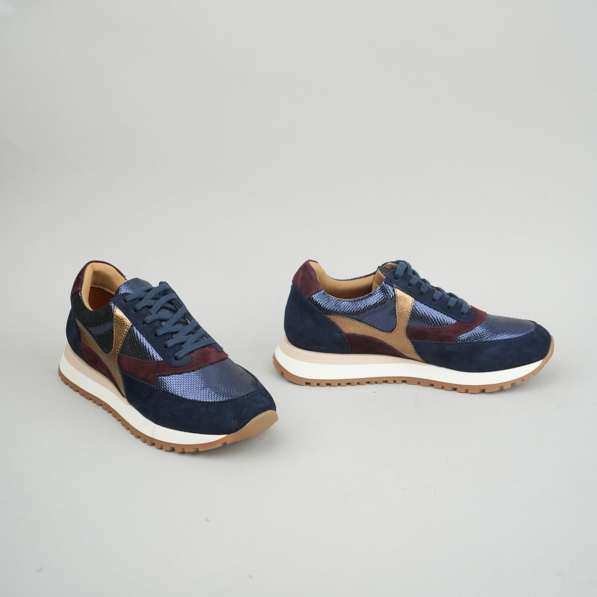 Cinda Navy