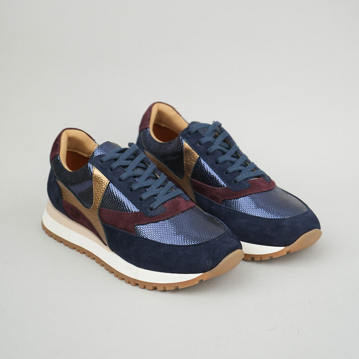 Cinda Navy