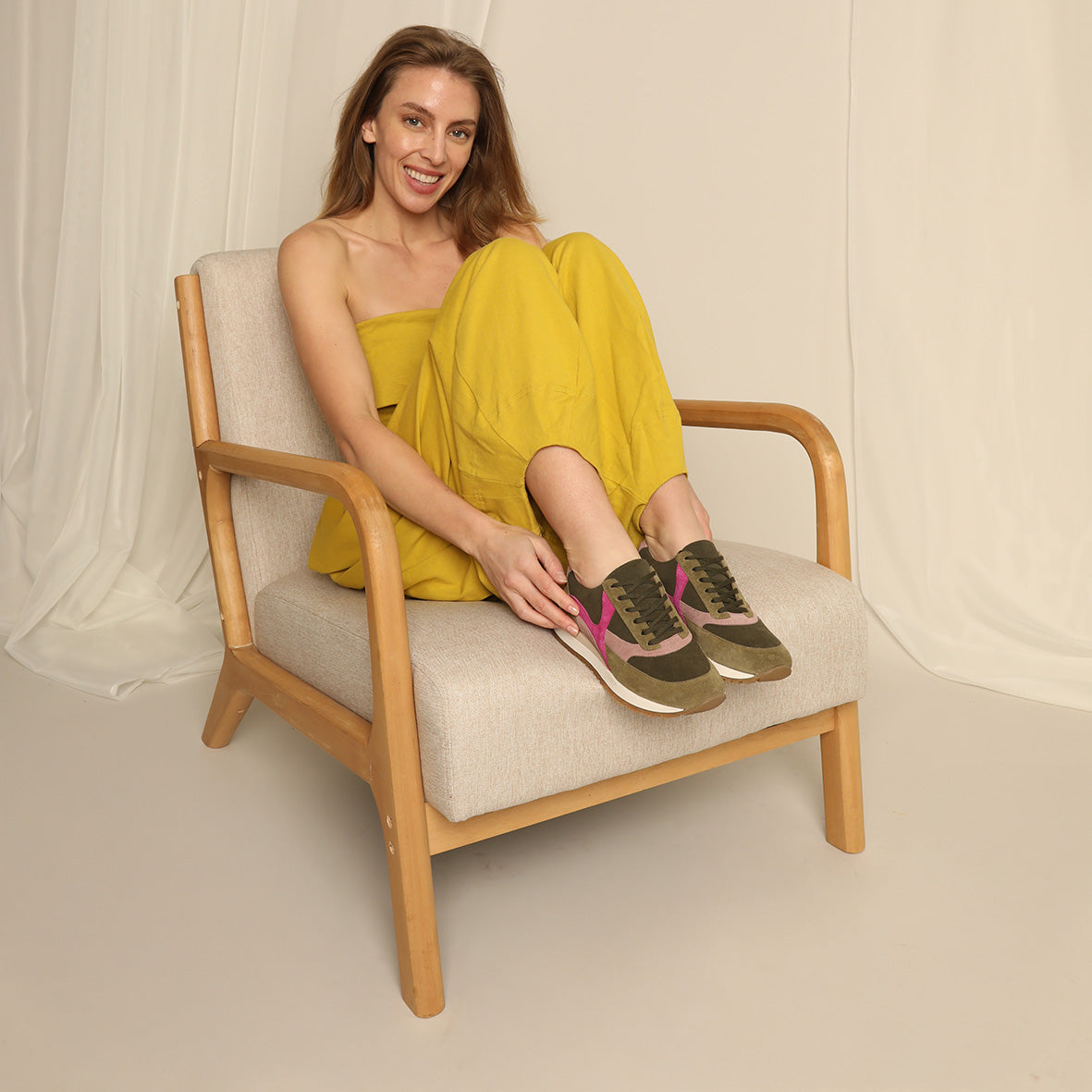 Cinda Olive Trainer by Esska