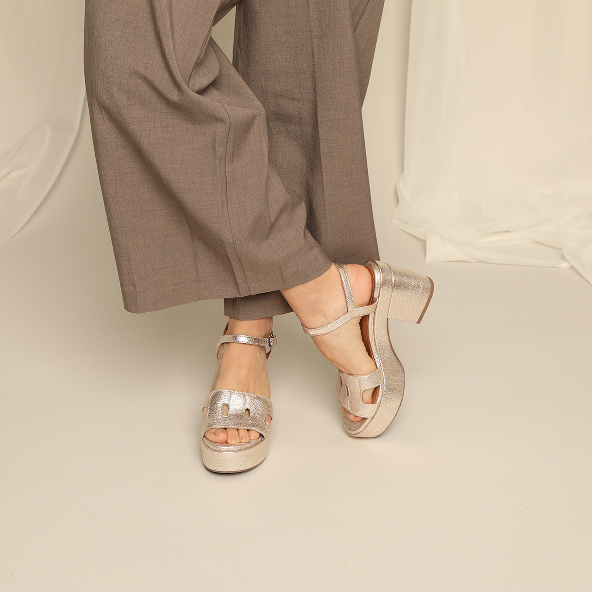 Donna Champagne Mid Sandal by Esska
