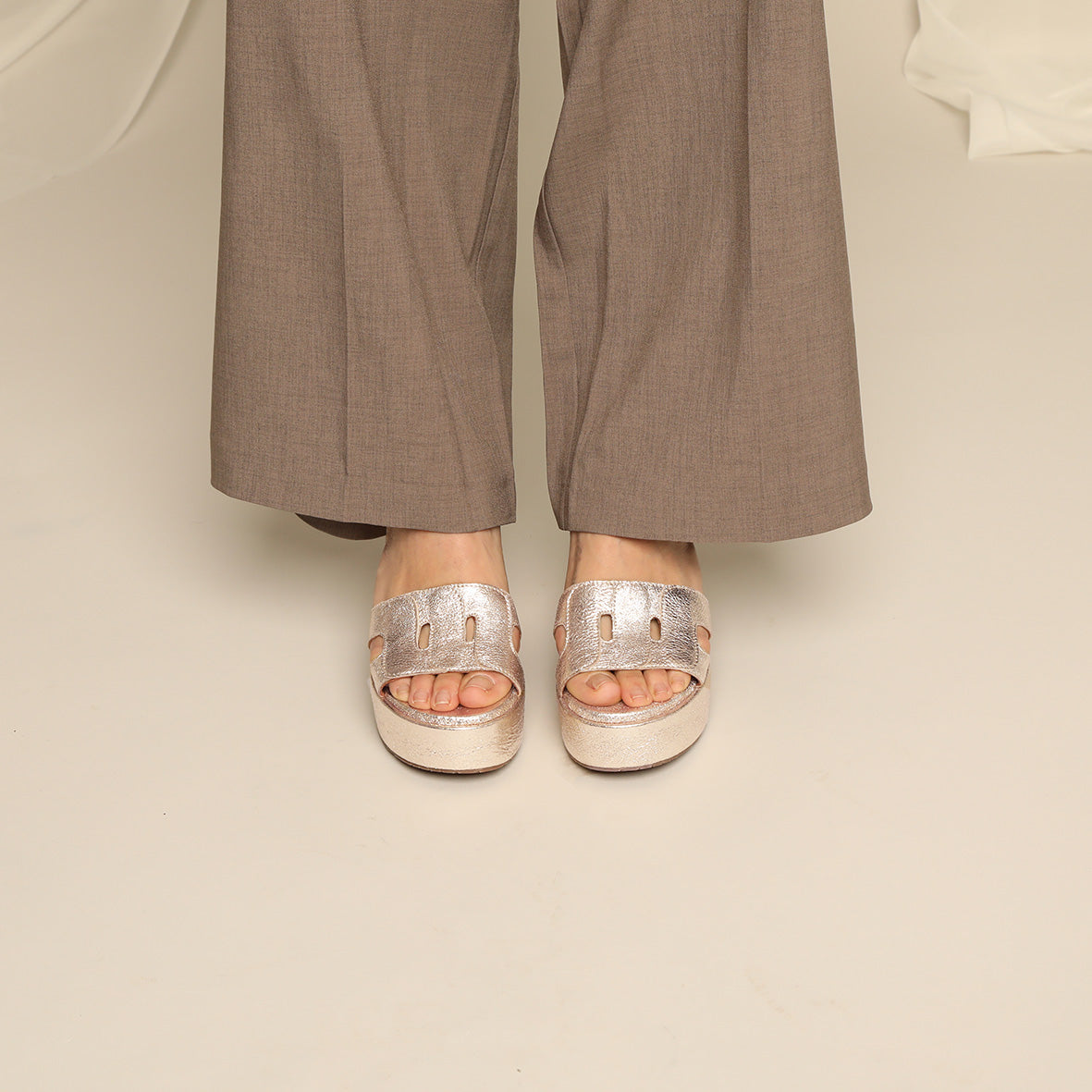Donna Champagne Mid Sandal by Esska