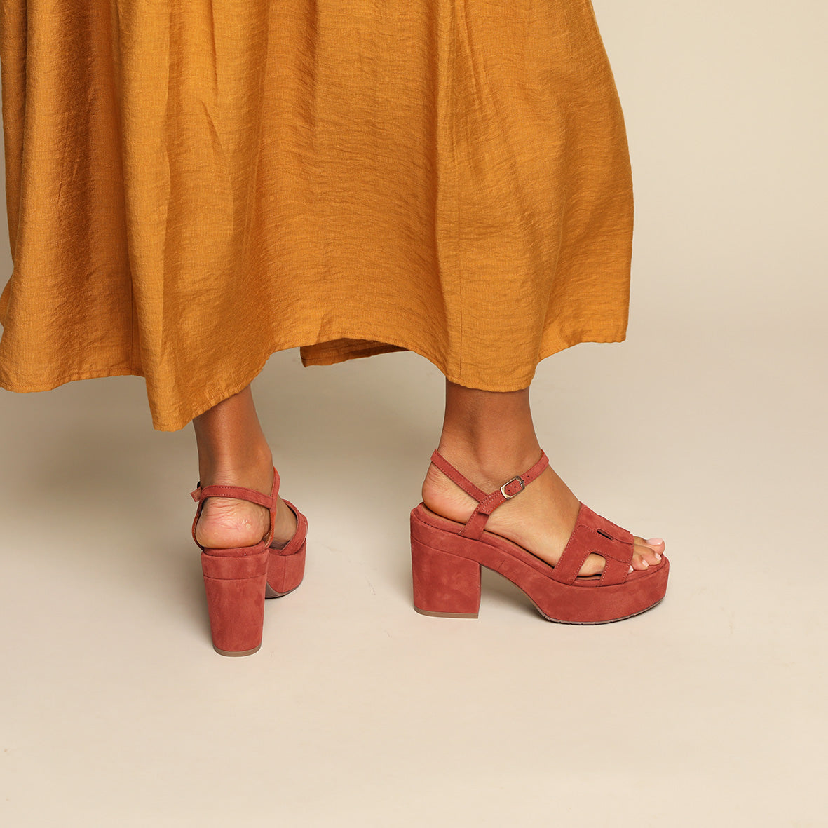 Donna Rust Mid Sandal by Esska