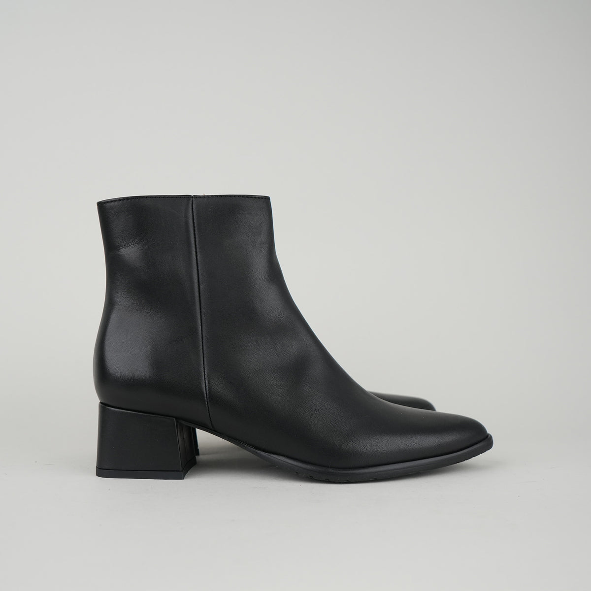 Sample - Luka Black - Size 37 (UK4)