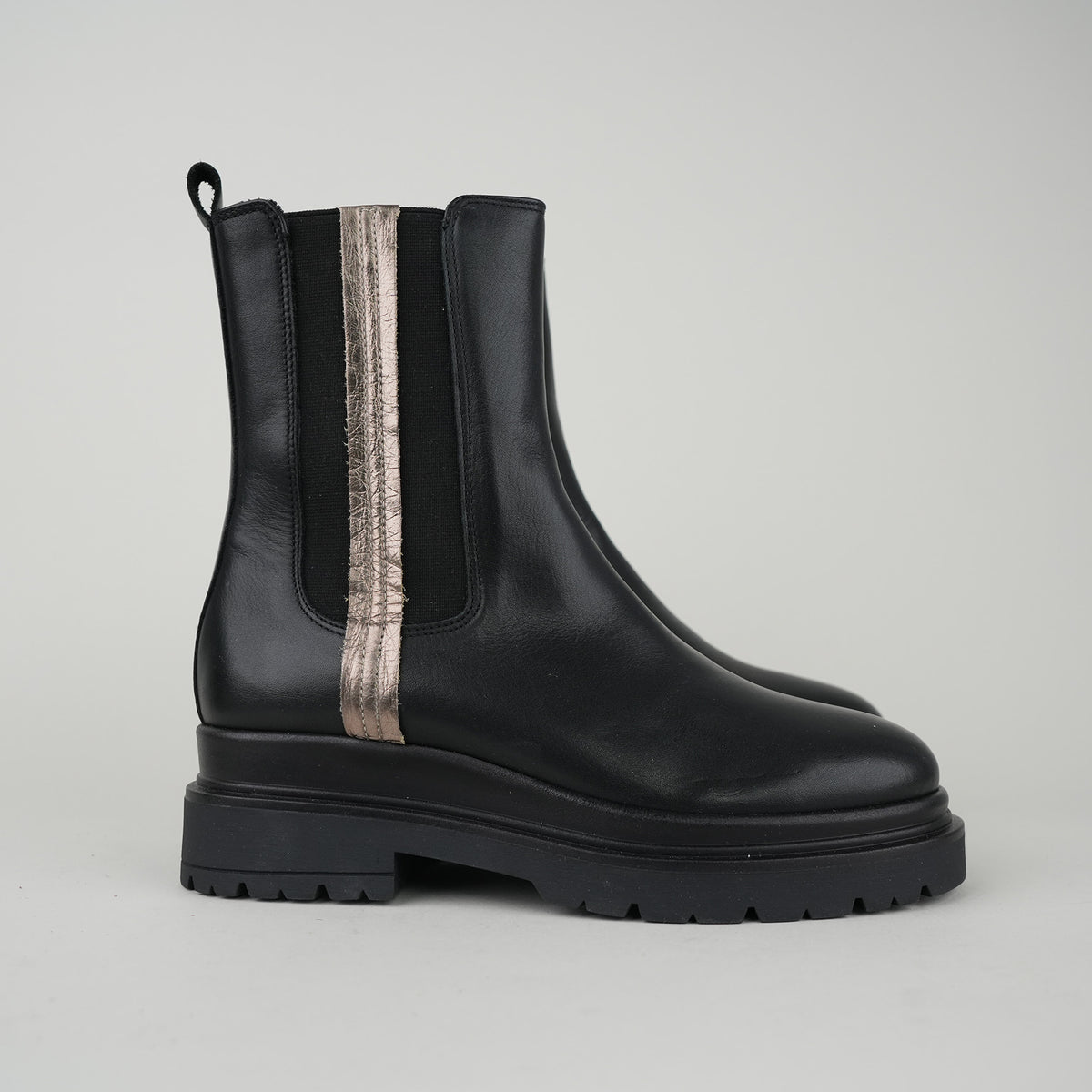 Sample - Hugo Black - Size 37 (UK4)