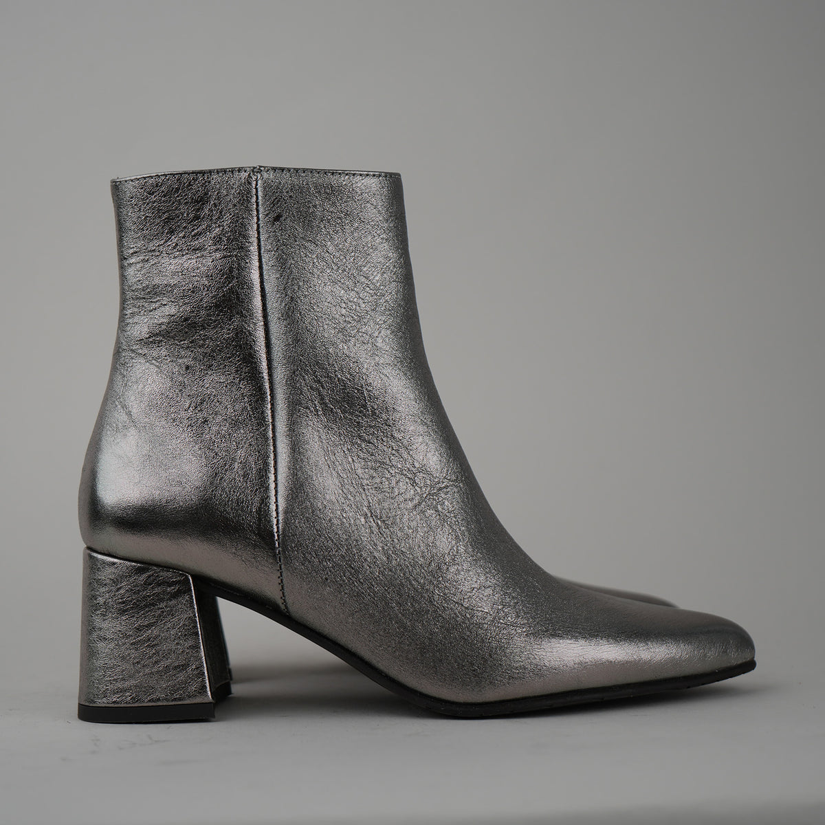 Sample - Lorna Silver - Size 37 (UK4)