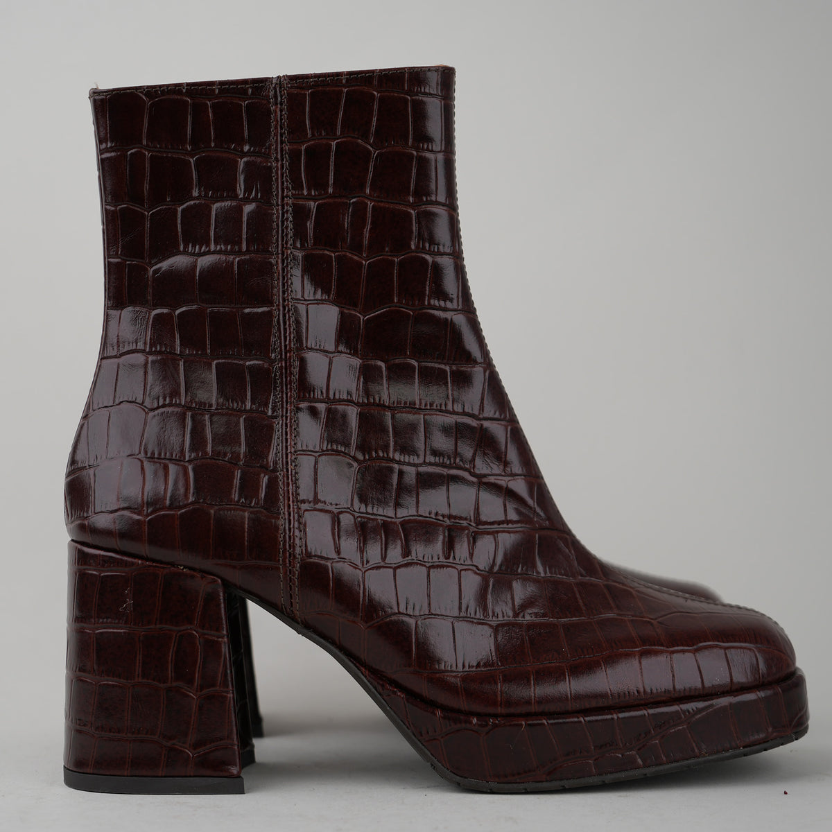Sample - Sassy Croc Brandy - Size 37 (UK4)