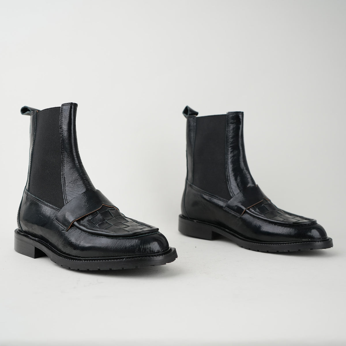 Sample - Kayan Patent Black - Size 37 (UK4)