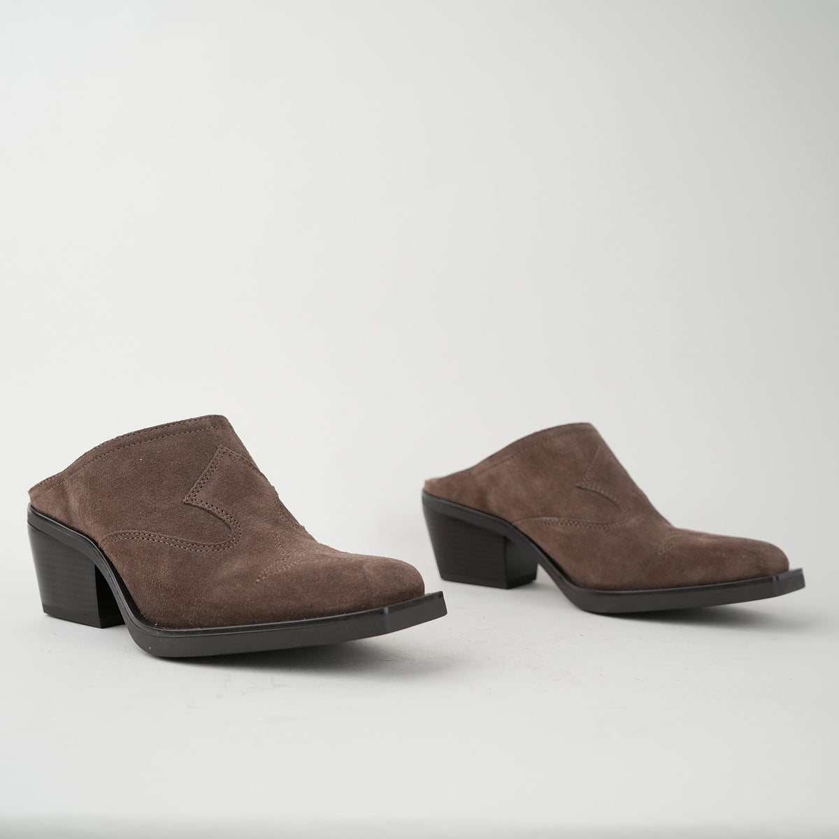 Sample - Gwenn Taupe - Size 37 (UK4)