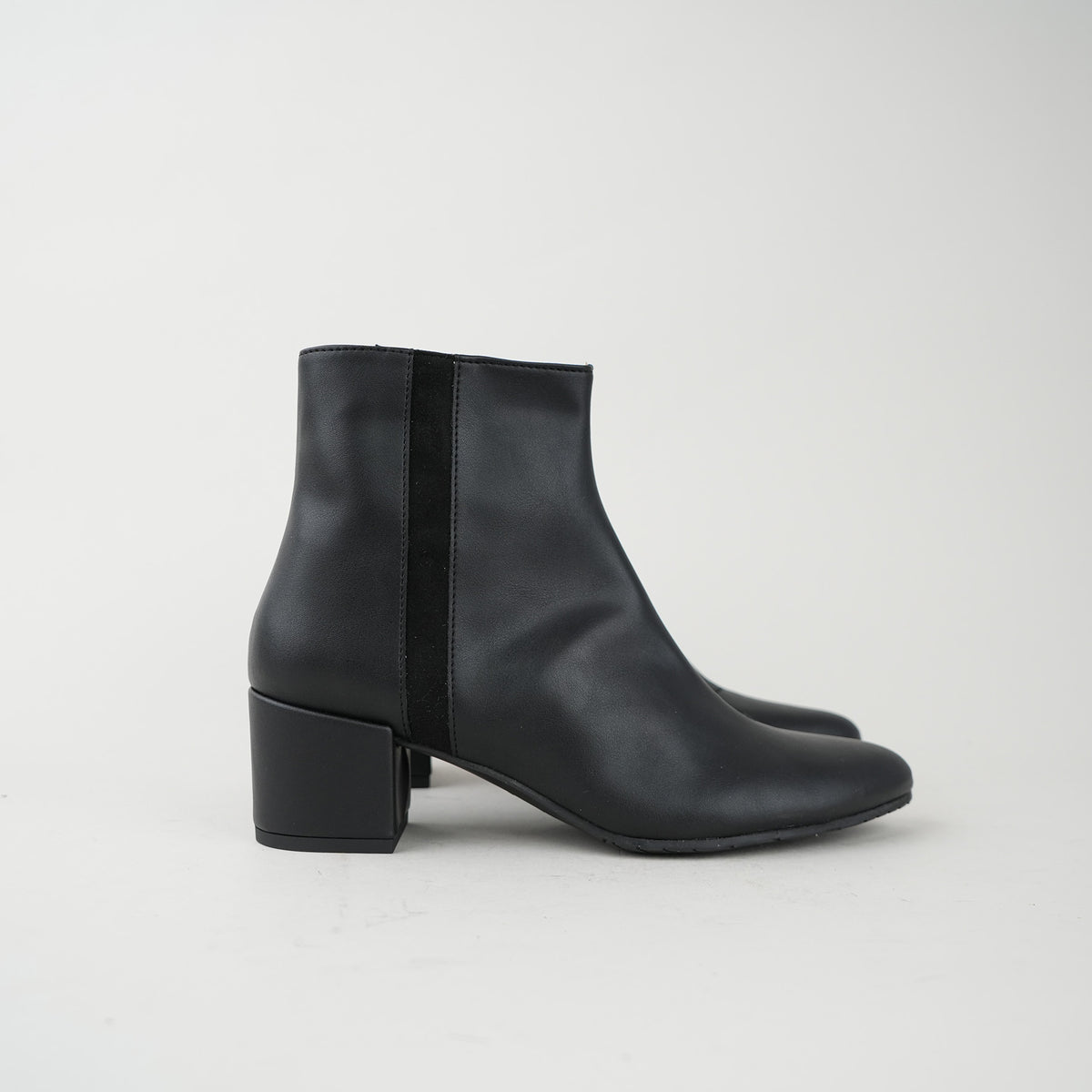 Sample - Kitty Vegan Black - Size 37 (UK4)