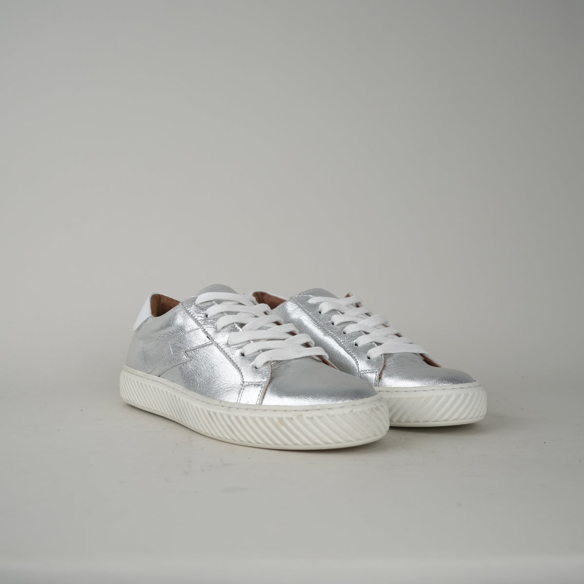 Sample - Nola Silver - Size 37 UK4 Trainer by Esska