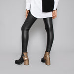 Indie Black + Onyx