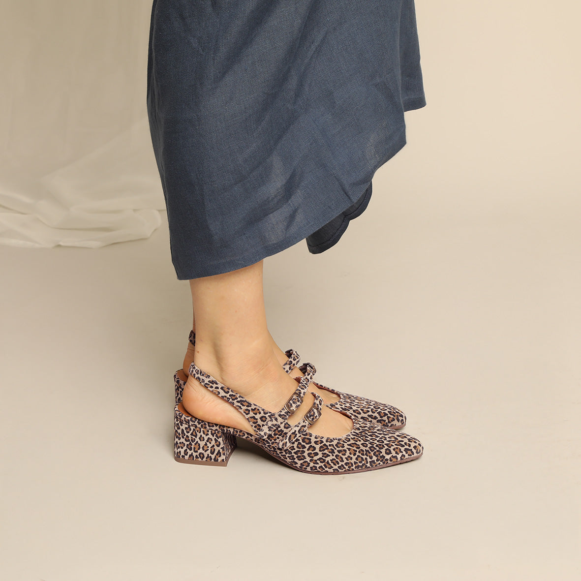 Layal WIDE Leopard Low Shoe by Esska