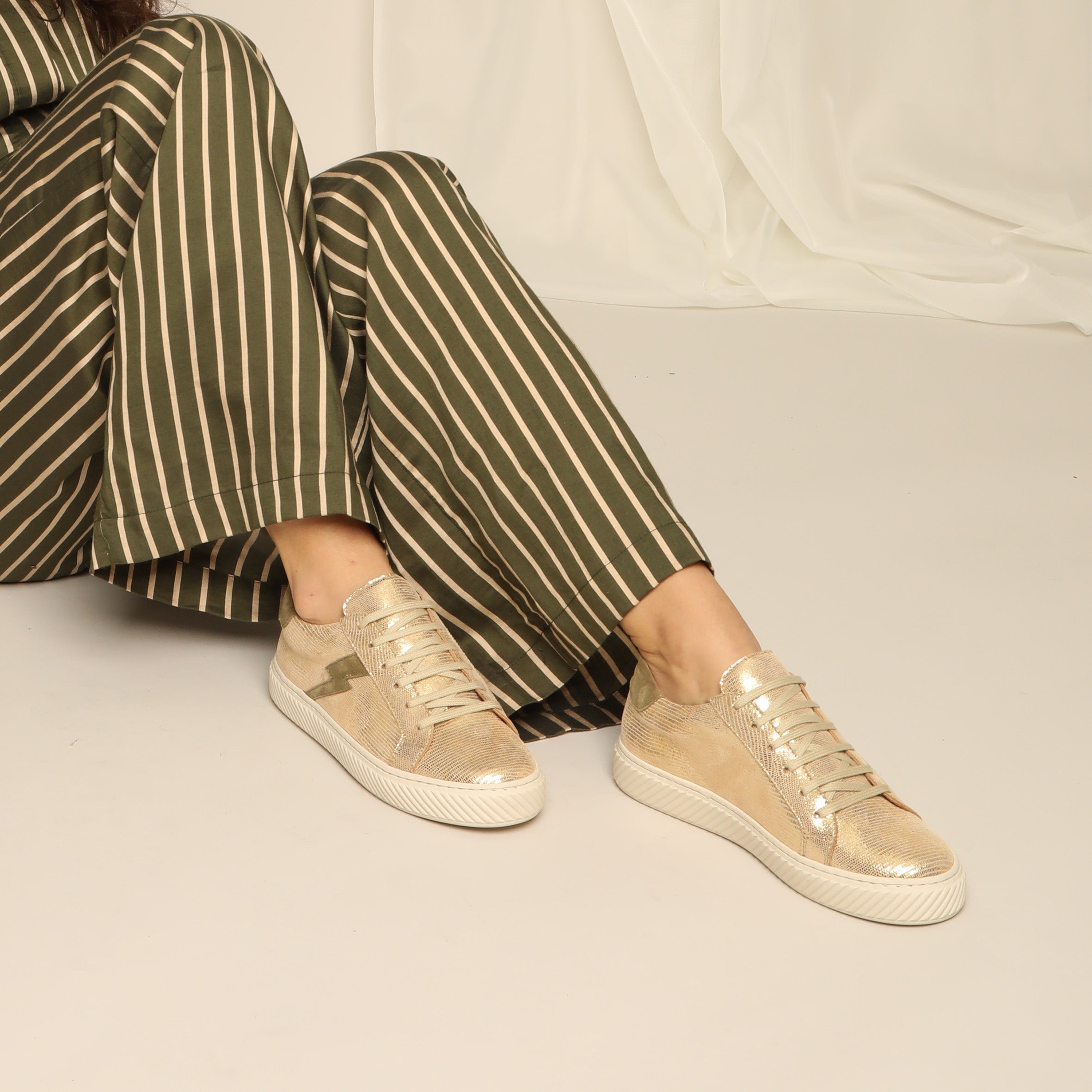 Nola Gold SP Trainer by Esska