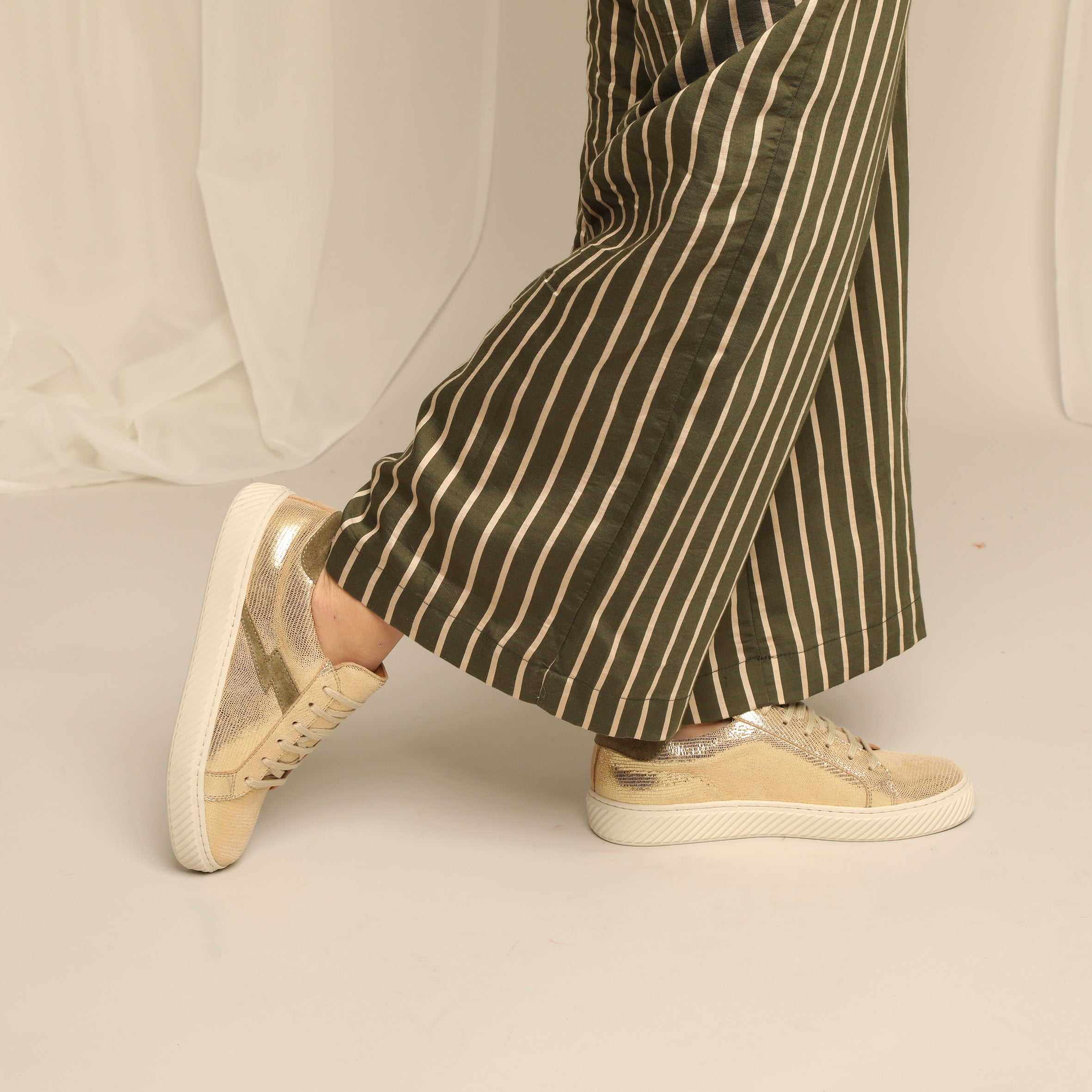 Nola Gold SP Trainer by Esska