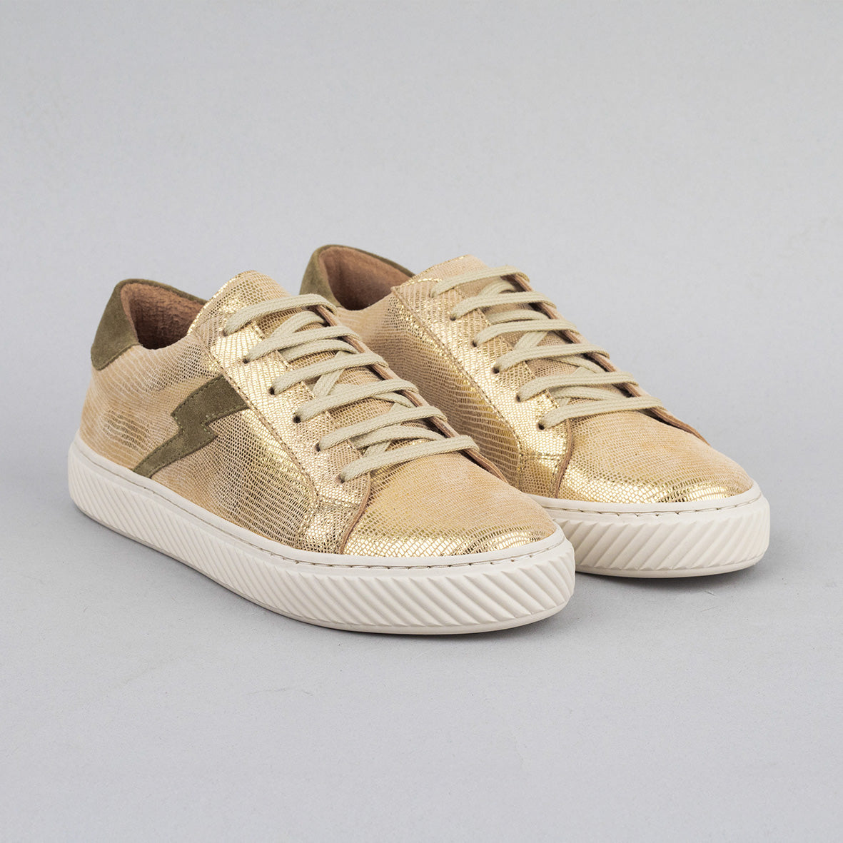 Nola Gold SP Trainer by Esska