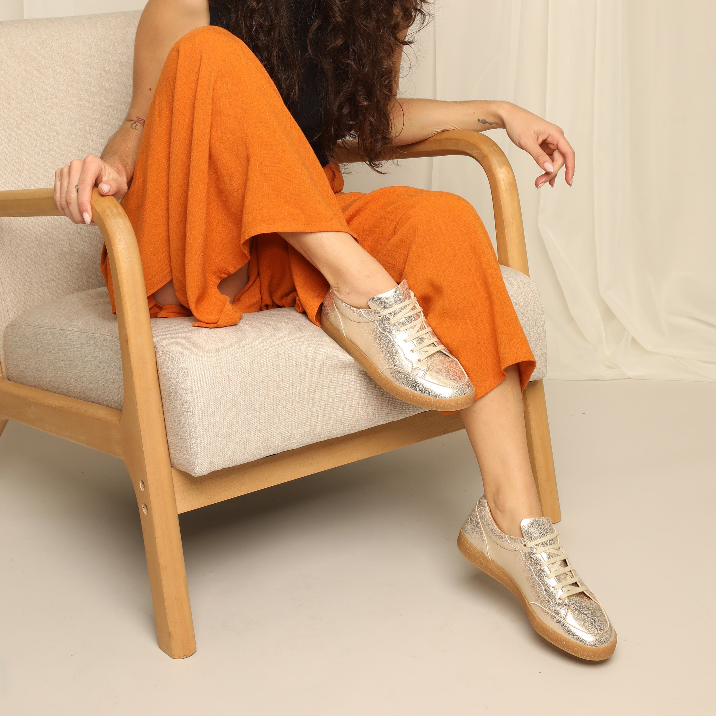 Olly Vegan Platinum Trainer by Esska