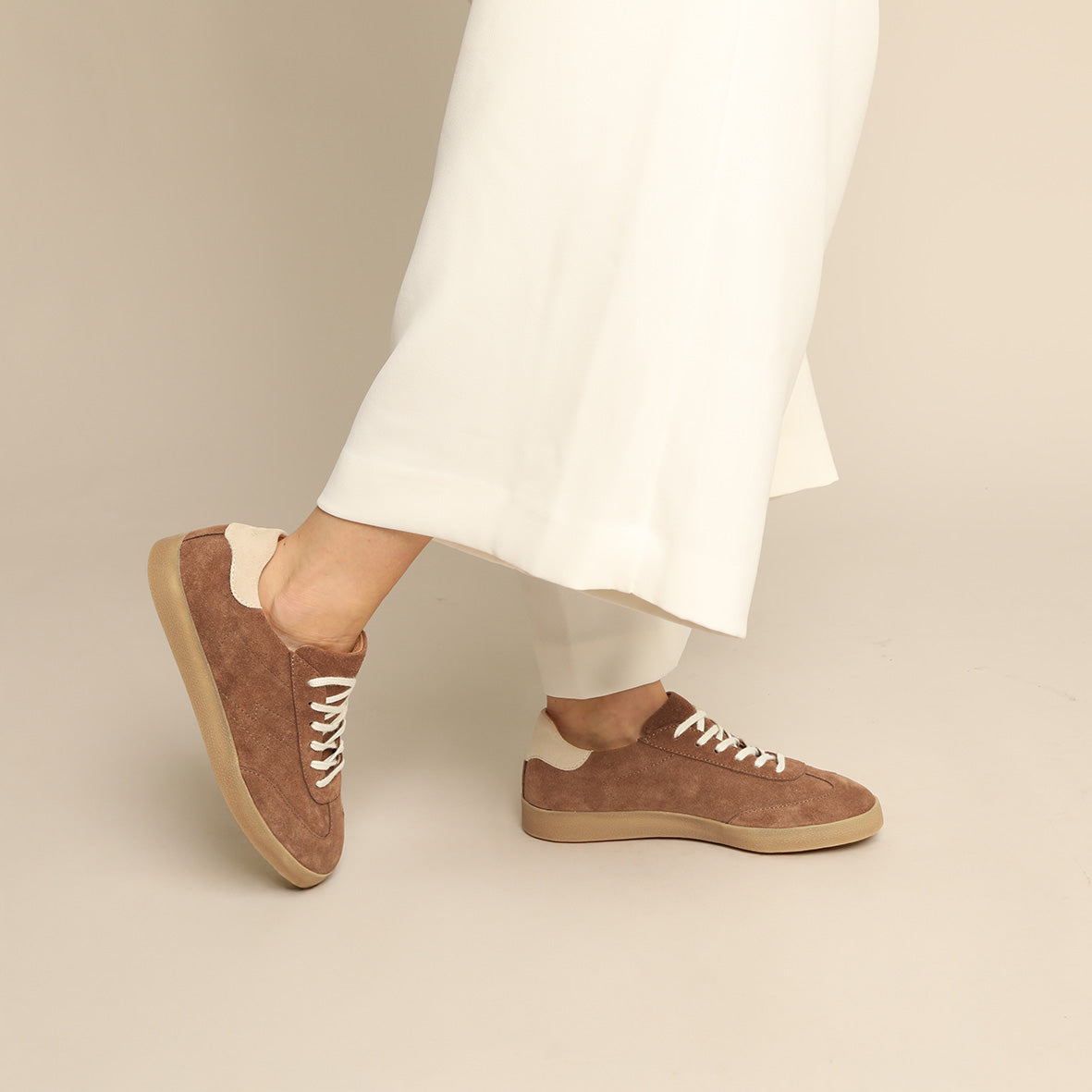 Oslo Chestnut Trainer by Esska