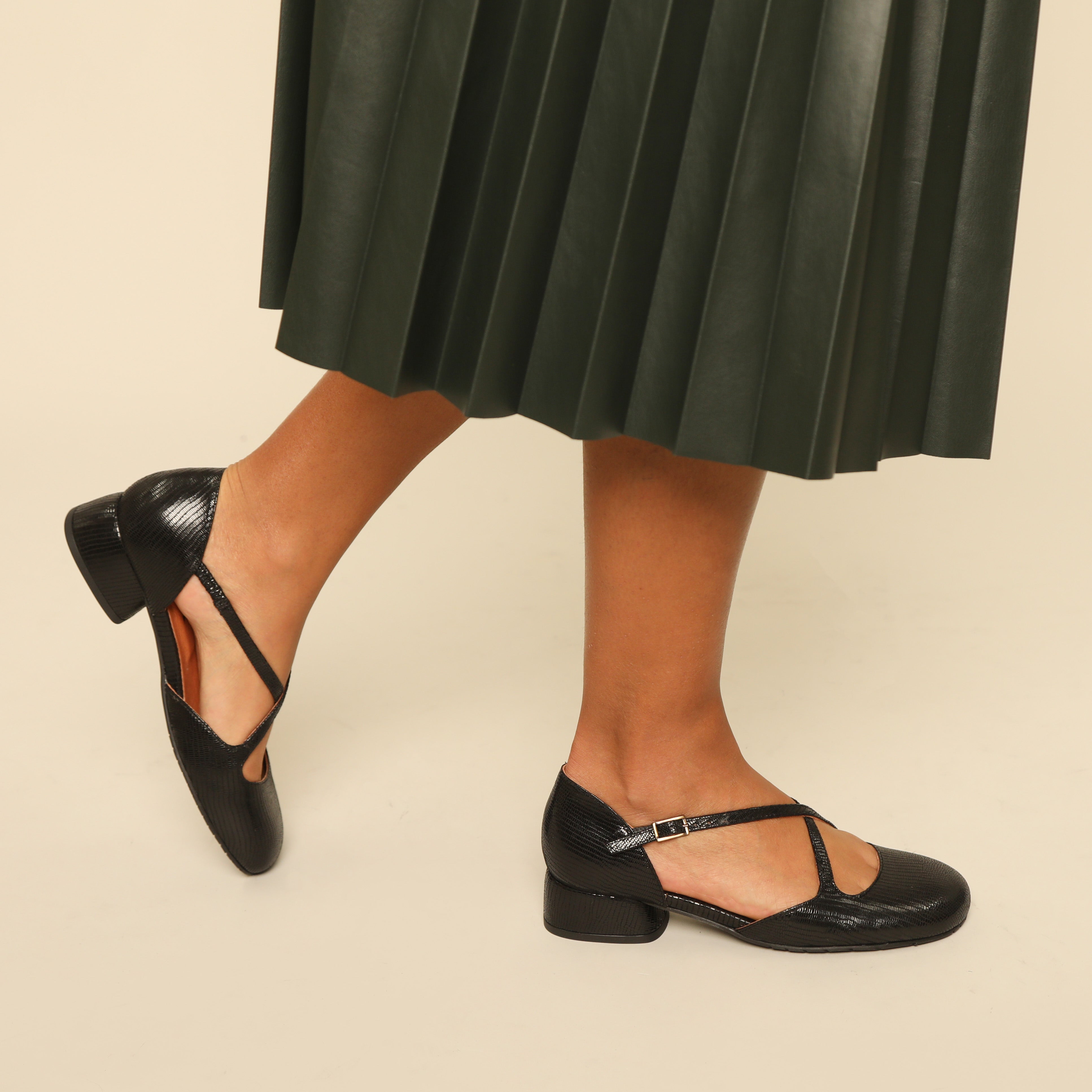 Rebecca Metallic Black