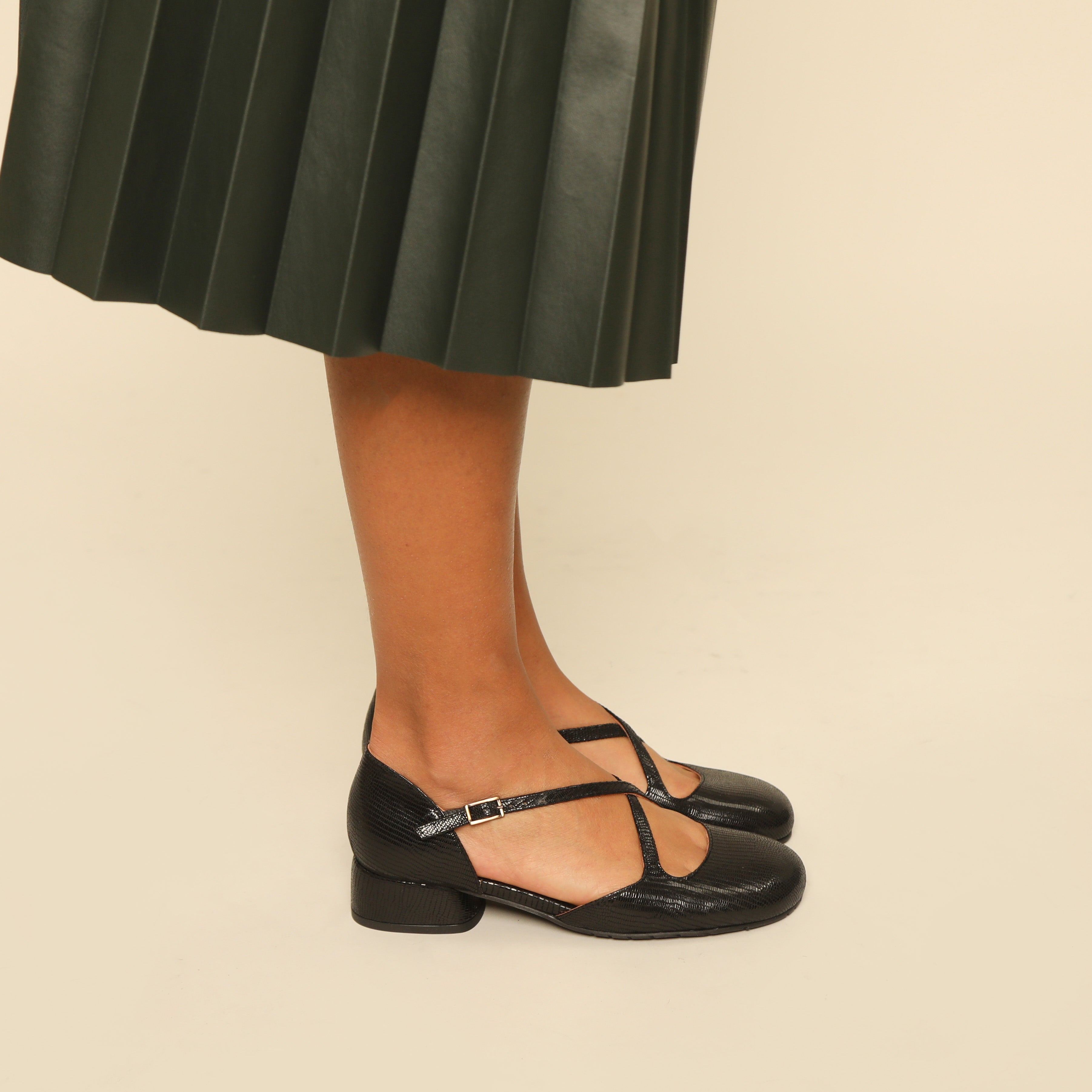 Rebecca Metallic Black