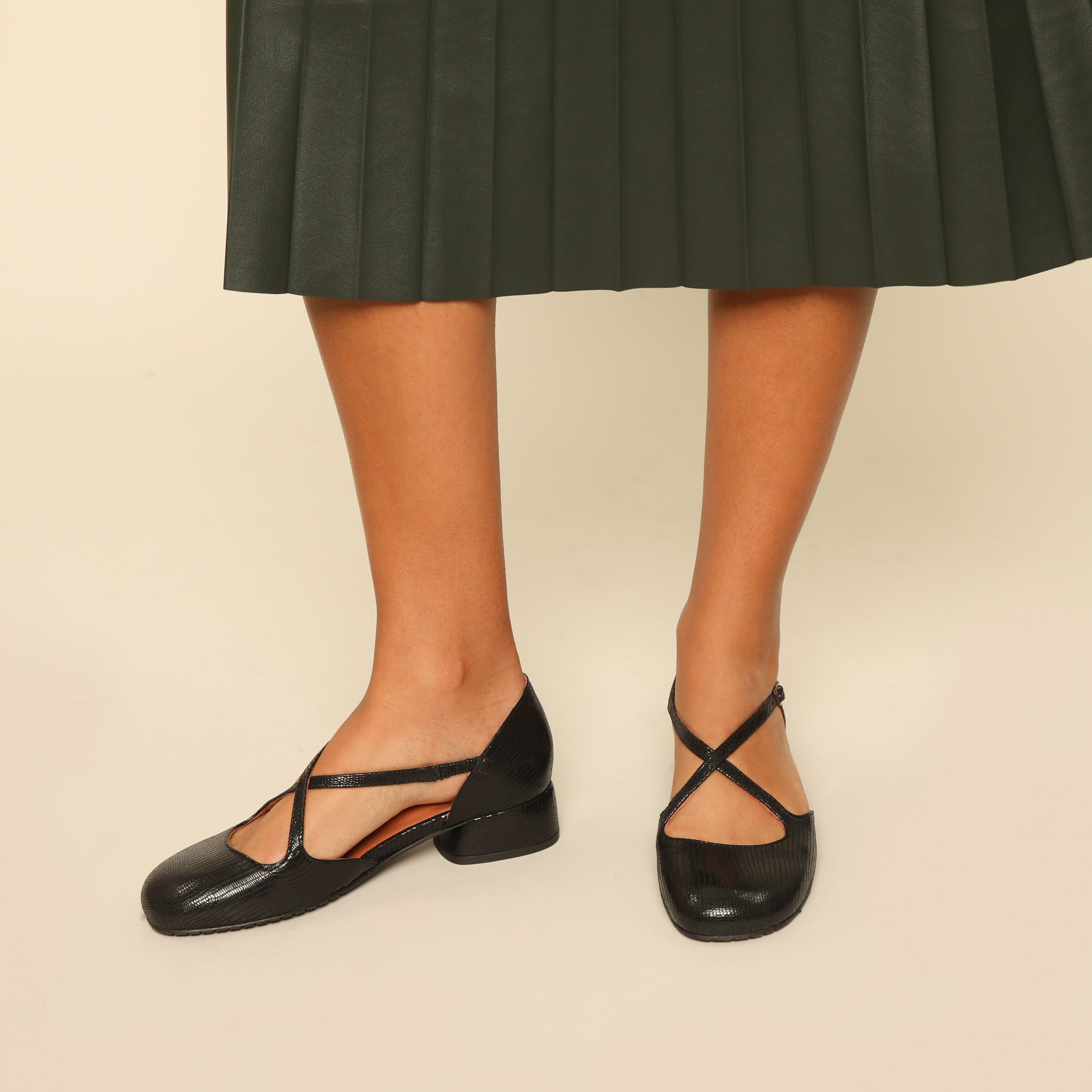 Rebecca Metallic Black