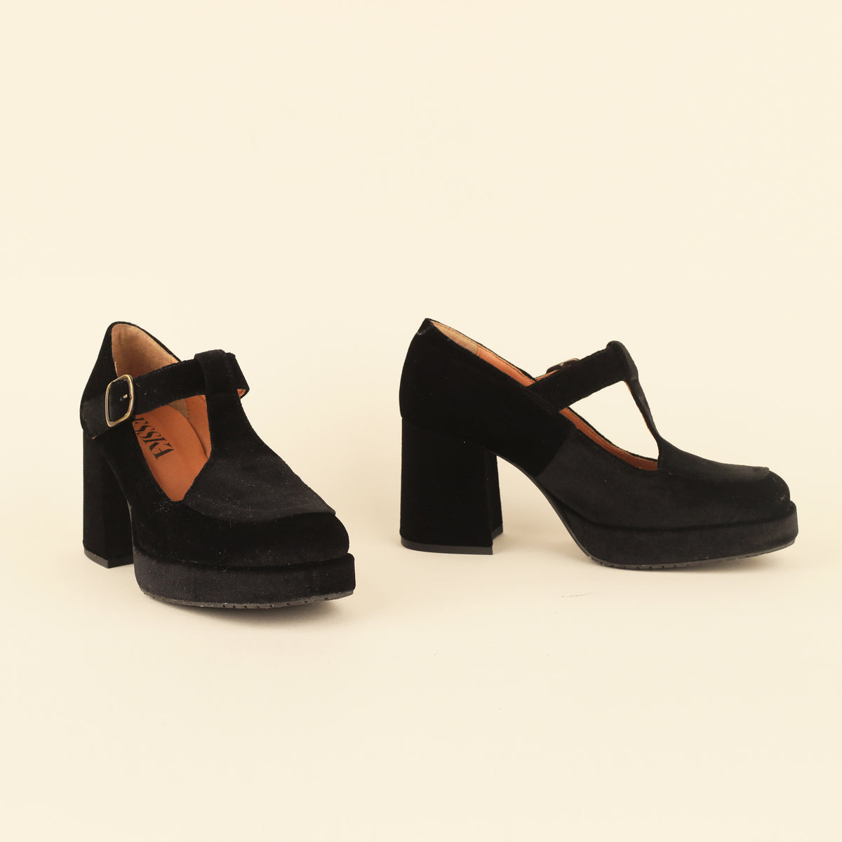 Saffron Velvet black