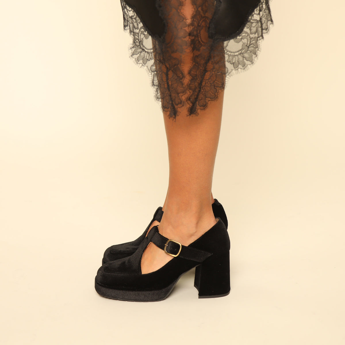 Saffron Velvet black