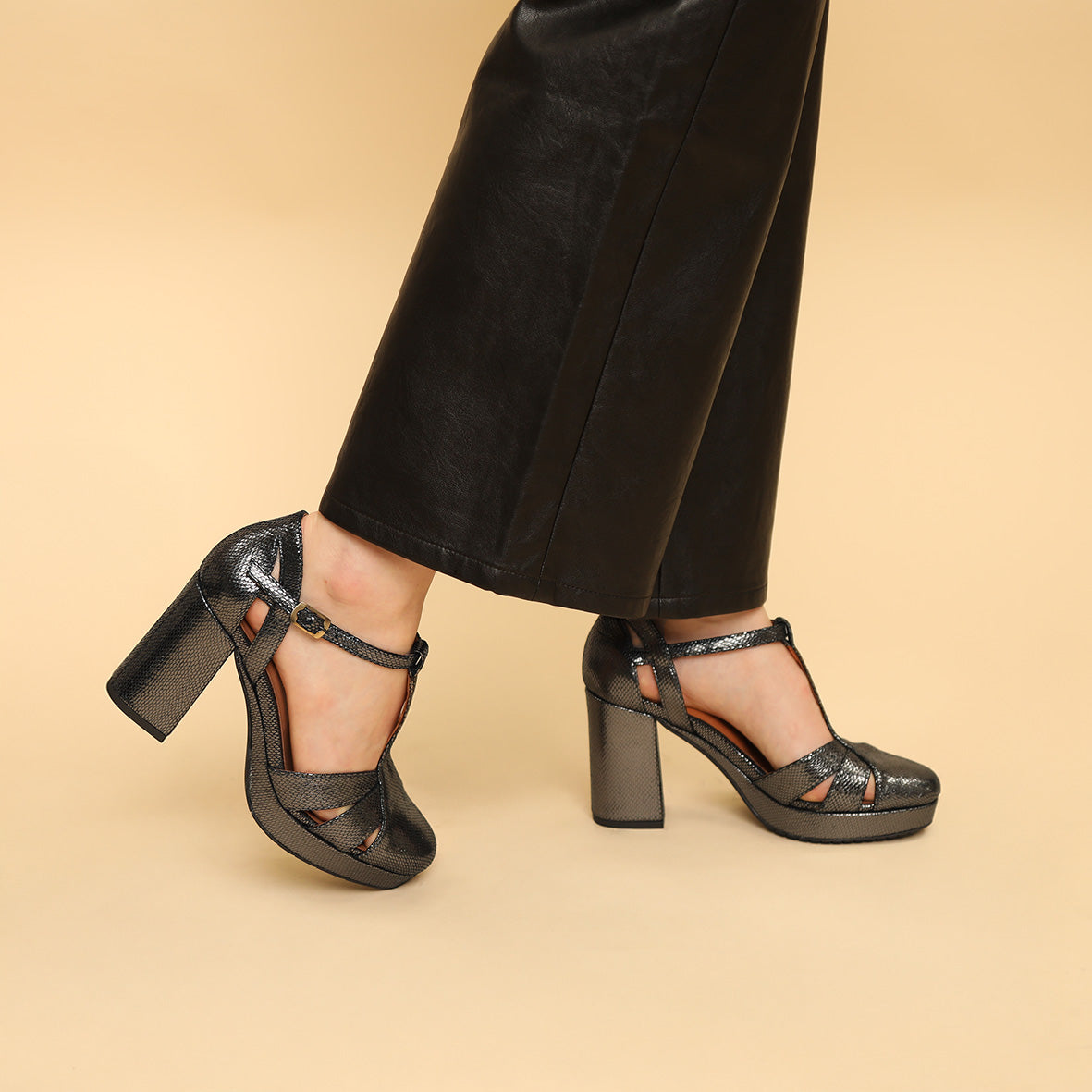 Venice Metallic Niquel High Shoe by Esska