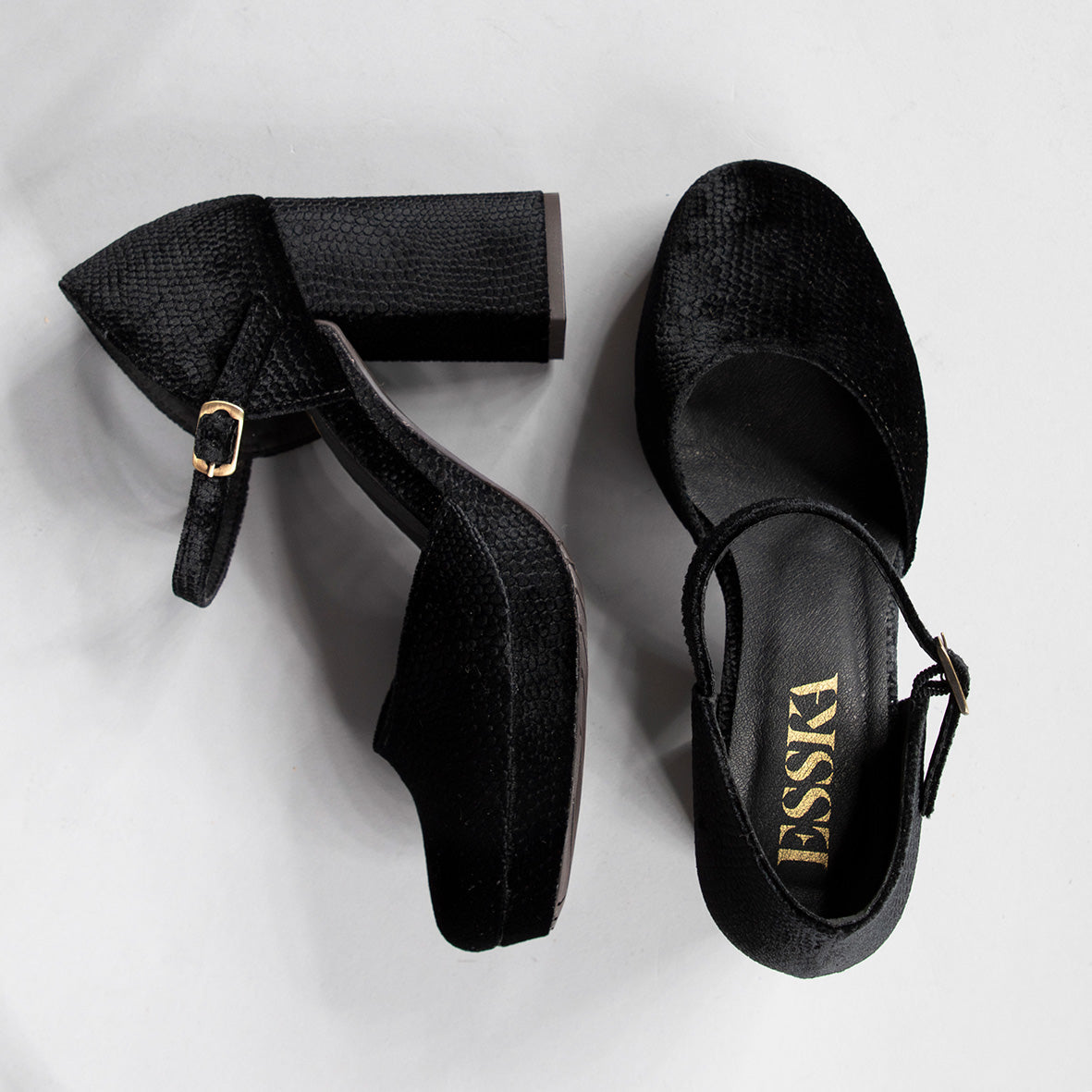 Viv Velvet Black | ESSKA