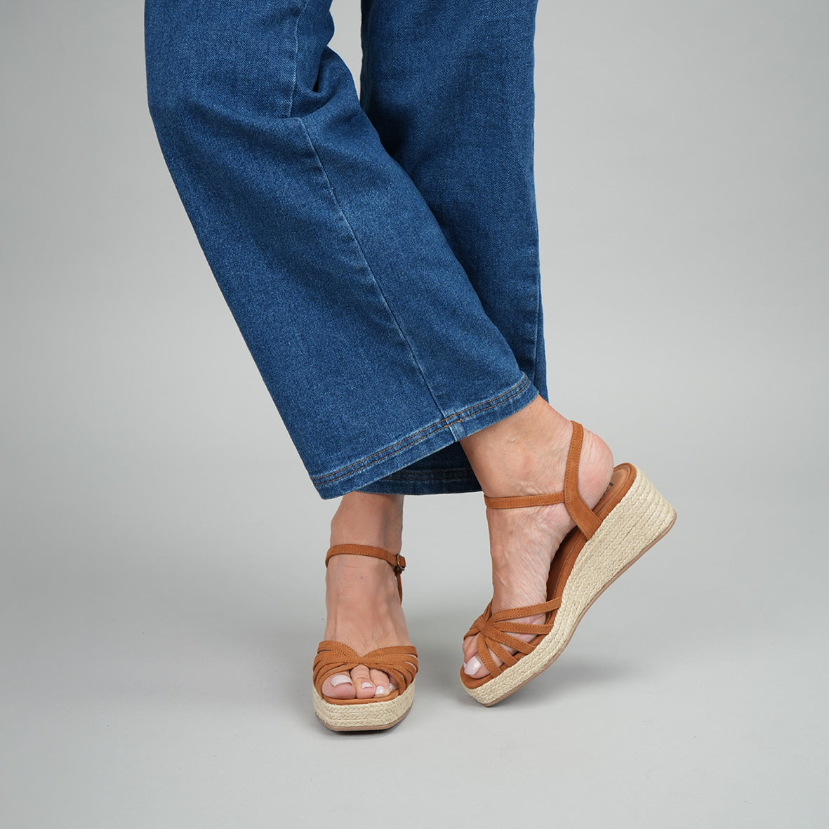 Wafa WIDE Tan Low Sandal by Esska