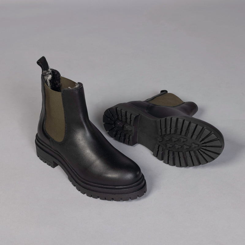 Yolla Black