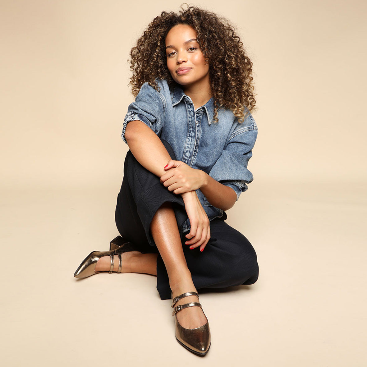 Laura Smoke Low Shoe by Esska