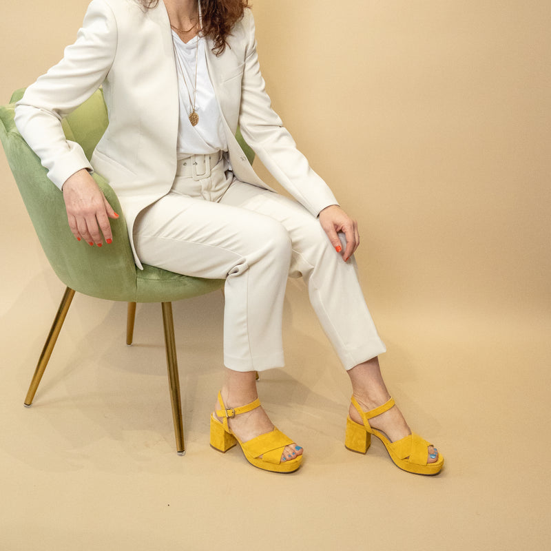 Clara Yellow