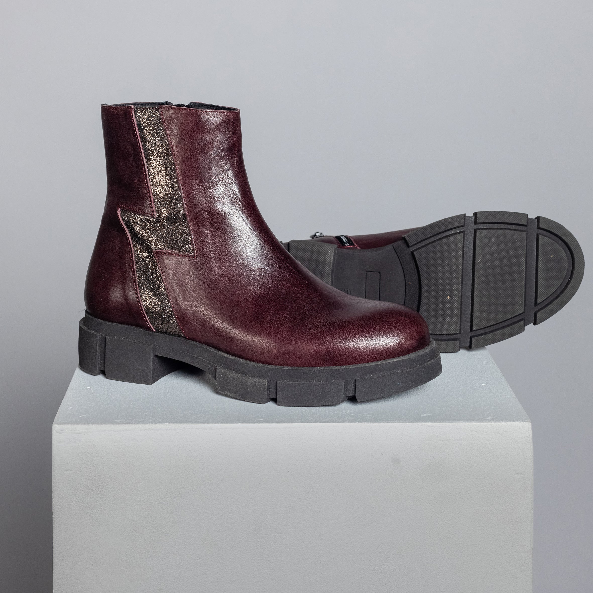 Wine hot sale coloured boots