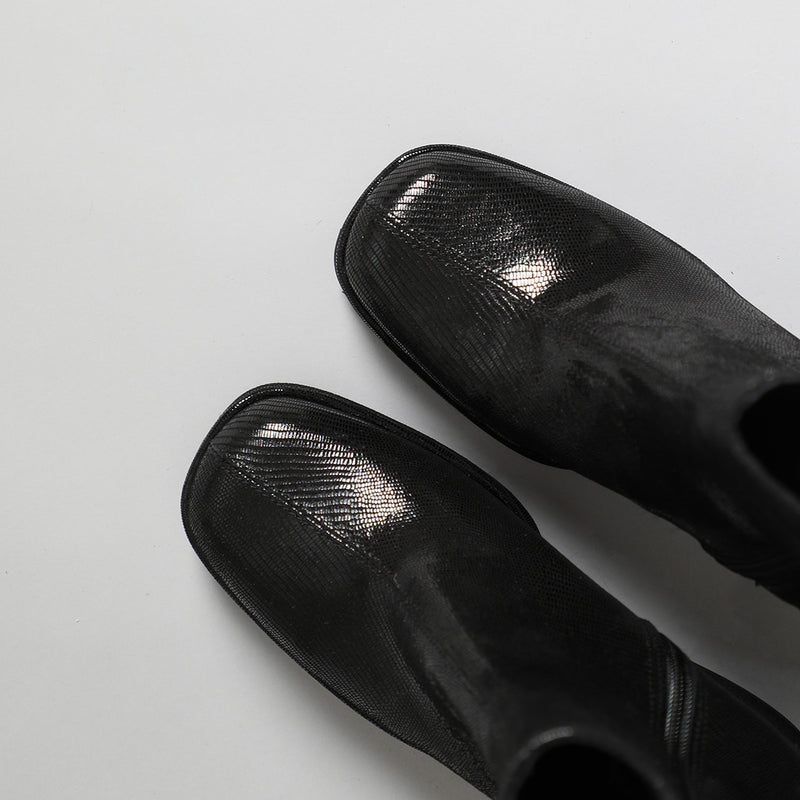 Sassy Black Metallic
