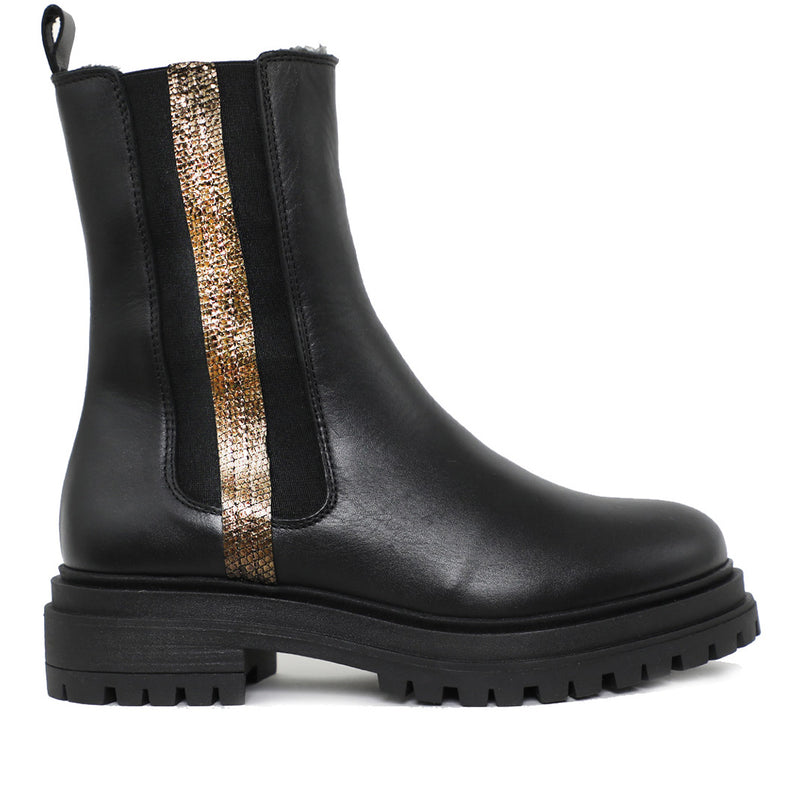 Yaline Black